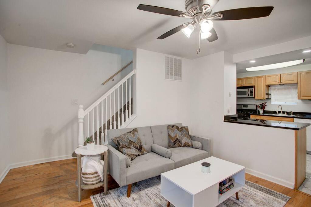 Cozy Lux 3bd House Heart Of Fishtown Sleeps 8 *